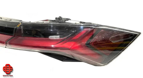 LAMBORGHINI URUS USA REAR RIGHT LIGHT