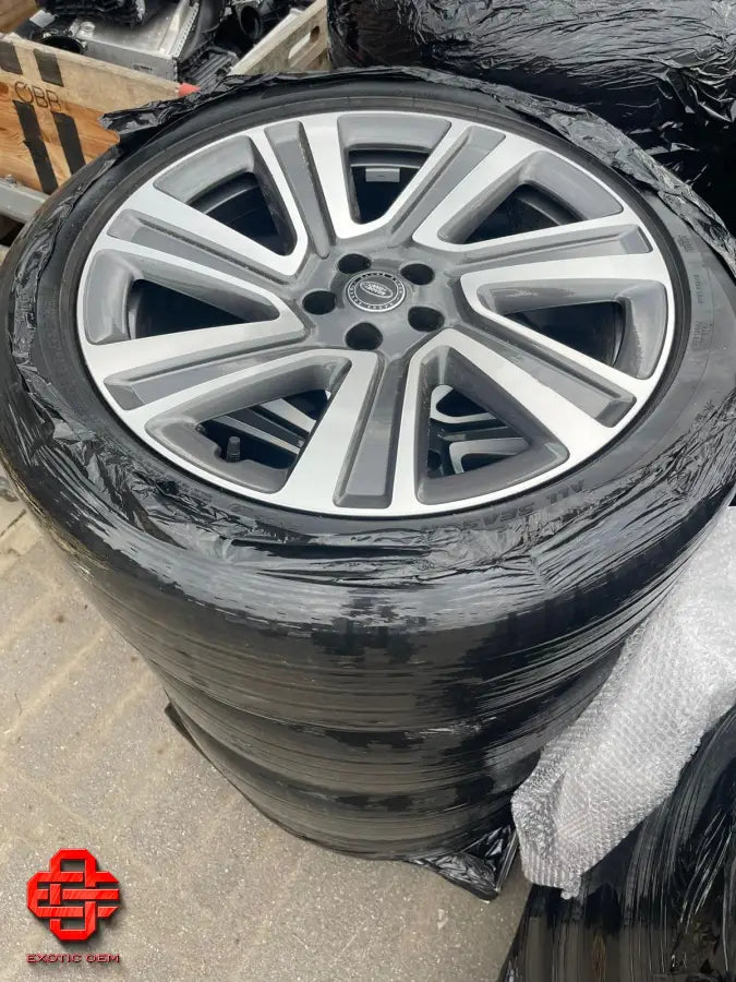 LAND ROVER WHEEL AND TYRE SET
