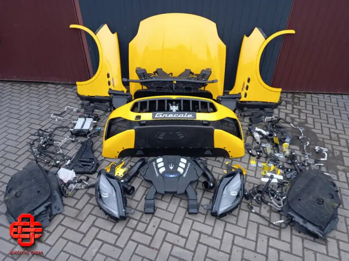 MASERATI GRECALE TROFEO FULL FRONT PACKAGE