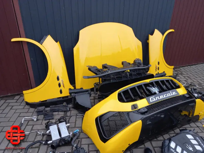 MASERATI GRECALE TROFEO FULL FRONT PACKAGE