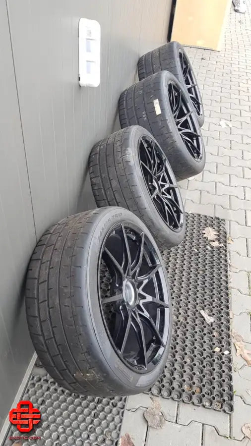 MCLAREN SENNA OEM CARBON AND WHEELS