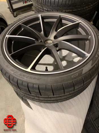 MCLAREN WHEEL AND TYRE SET