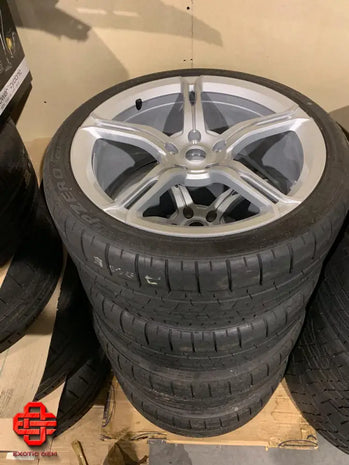 MCLAREN WHEEL AND TYRE SET