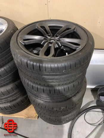 MCLAREN WHEEL AND TYRE SET