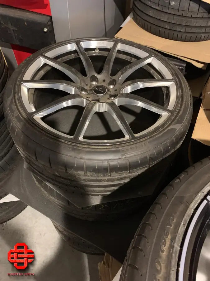 MCLAREN WHEEL AND TYRE SET