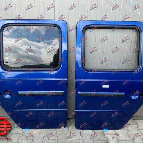 MERCEDES BENZ AMG G63 W463 REAR DOOR L + R