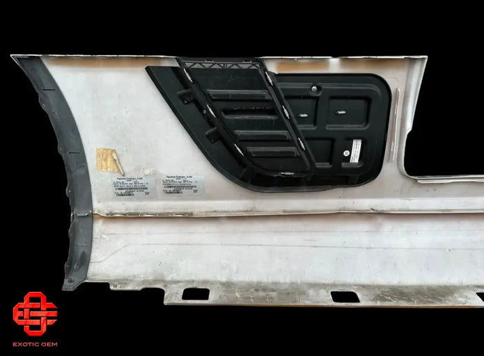 MERCEDES BENZ SLS AMG SIDE SKIRT TRIM PANEL RH