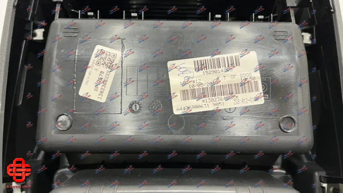 MERCEDES BENZ V CLASS CENTER CONSOLE