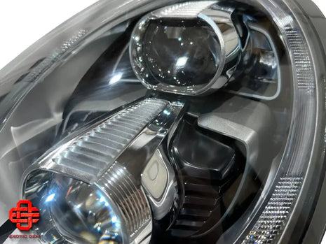 PORSCHE 991 LEFT HEADLIGHT