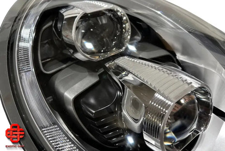 PORSCHE 991 RIGHT HEADLIGHT