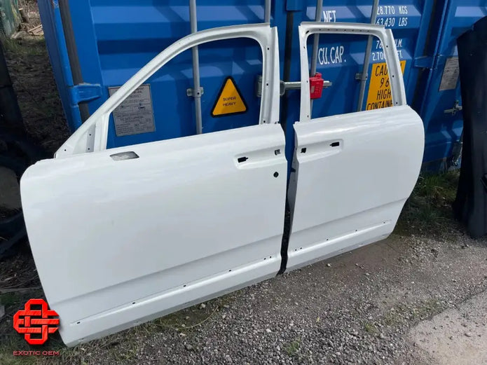 ROLLS ROYCE CULLINAN - NEW LEFT DOOR