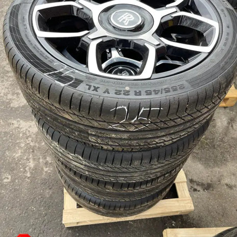 ROLLS-ROYCE WHEEL AND TYRE SET