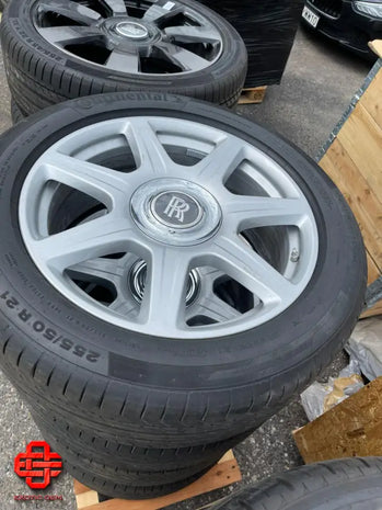 ROLLS-ROYCE WHEEL AND TYRE SET