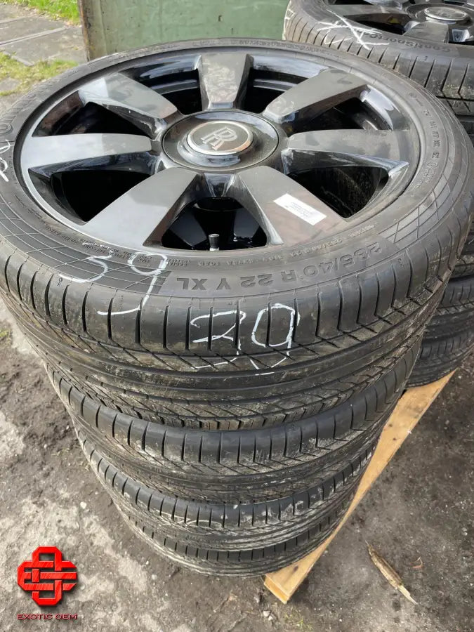 ROLLS-ROYCE WHEEL AND TYRE SET