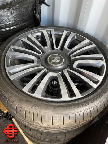 ROLLS-ROYCE WHEEL AND TYRE SET