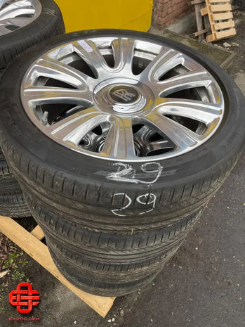 ROLLS-ROYCE WHEEL AND TYRE SET