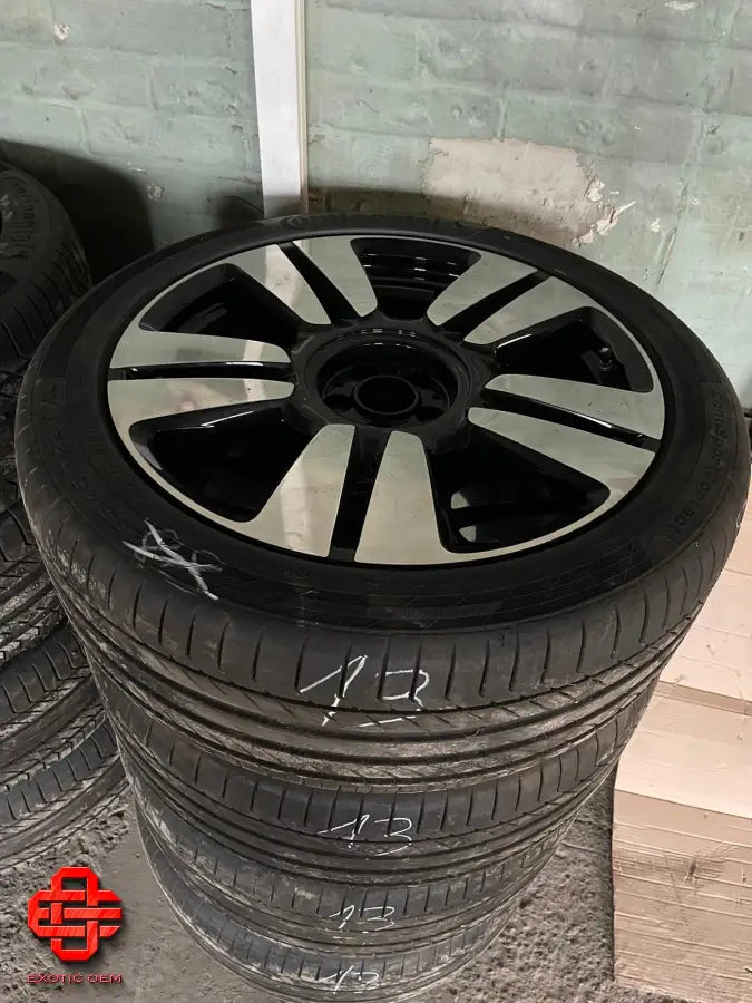 ROLLS-ROYCE WHEEL AND TYRE SET