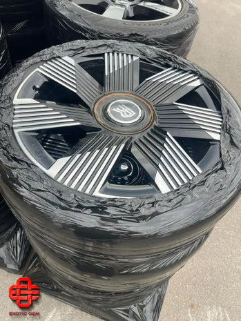 ROLLS-ROYCE WHEEL AND TYRE SET