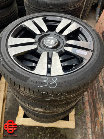 ROLLS-ROYCE WHEEL AND TYRE SET