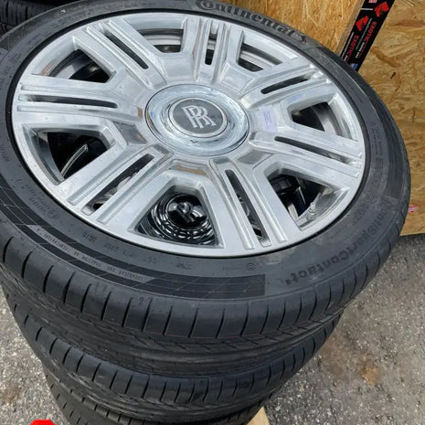 ROLLS-ROYCE WHEEL AND TYRE SET