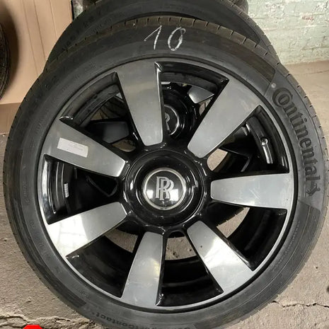 ROLLS-ROYCE WHEEL AND TYRE SET