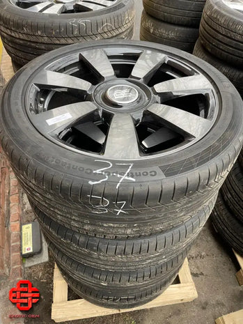 ROLLS-ROYCE WHEEL AND TYRE SET