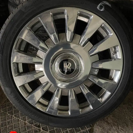 ROLLS-ROYCE WHEEL AND TYRE SET