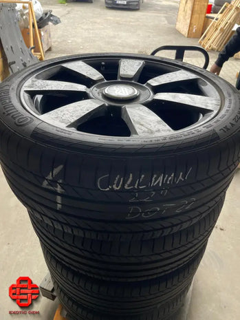 ROLLS-ROYCE WHEEL AND TYRE SET