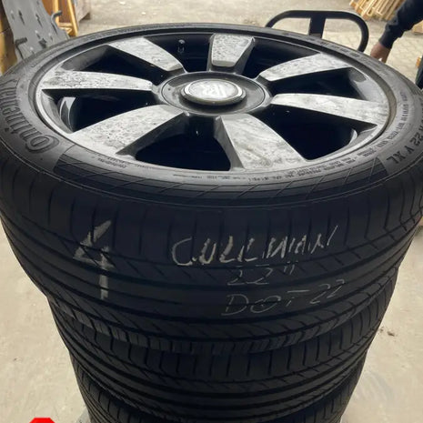 ROLLS-ROYCE WHEEL AND TYRE SET