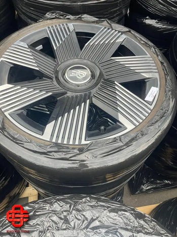 ROLLS-ROYCE WHEEL AND TYRE SET