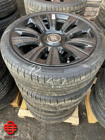 ROLLS-ROYCE WHEEL AND TYRE SET