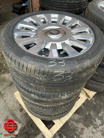 ROLLS-ROYCE WHEEL AND TYRE SET