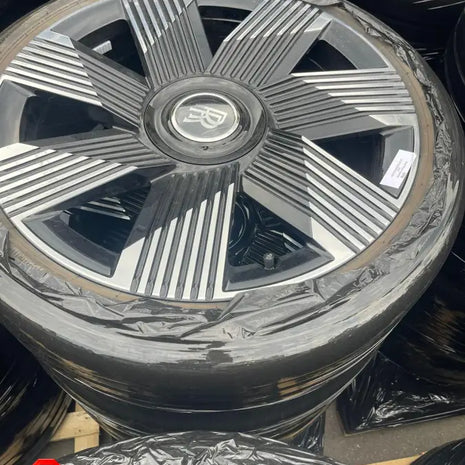 ROLLS-ROYCE WHEEL AND TYRE SET