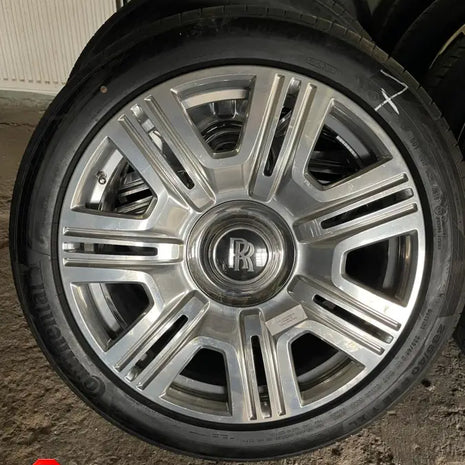 ROLLS-ROYCE WHEEL AND TYRE SET