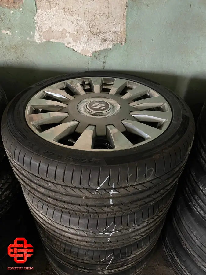 ROLLS-ROYCE WHEEL AND TYRE SET