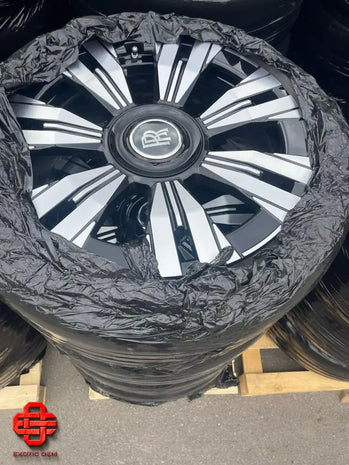 ROLLS-ROYCE WHEEL AND TYRE SET