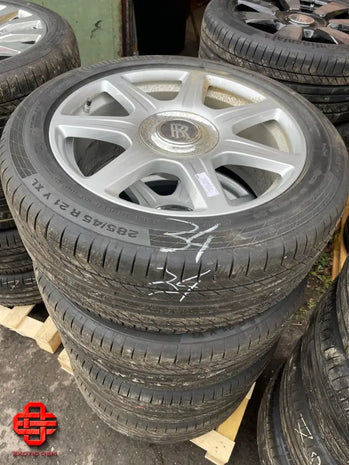 ROLLS-ROYCE WHEEL AND TYRE SET