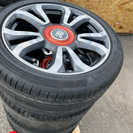 ROLLS-ROYCE WHEEL AND TYRE SET