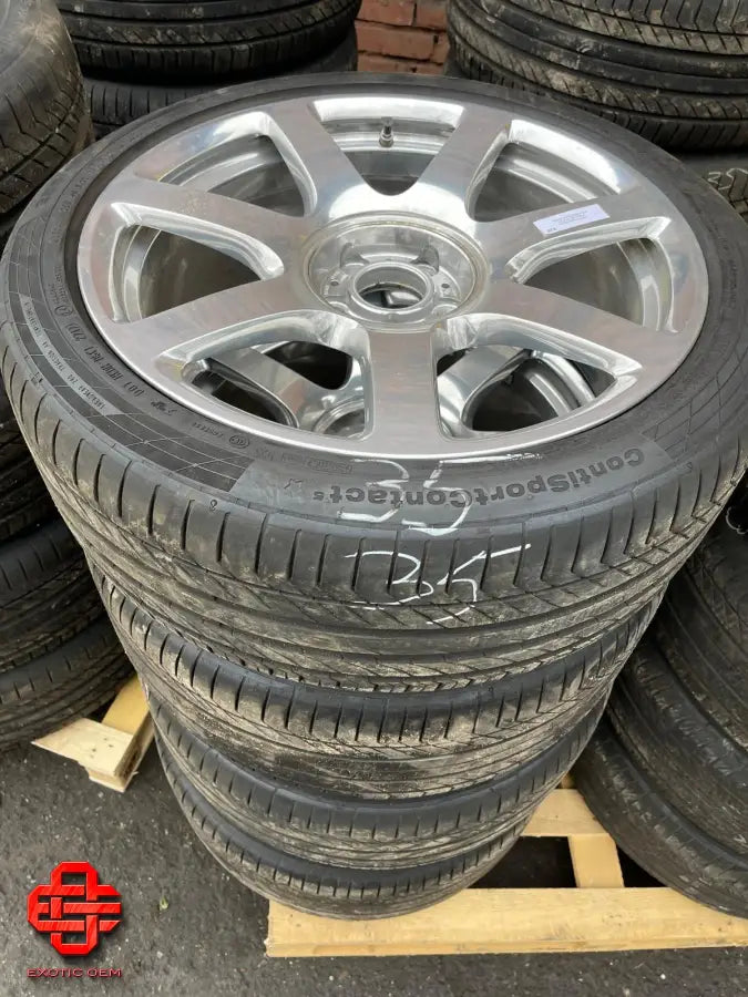 ROLLS-ROYCE WHEEL AND TYRE SET