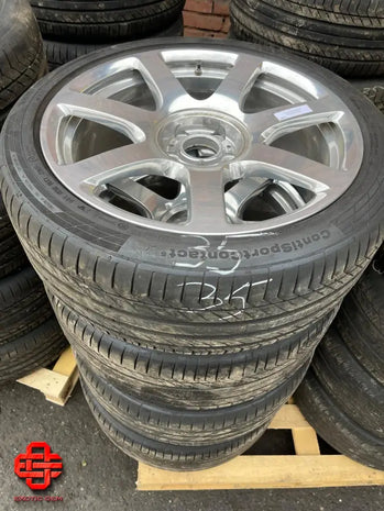 ROLLS-ROYCE WHEEL AND TYRE SET