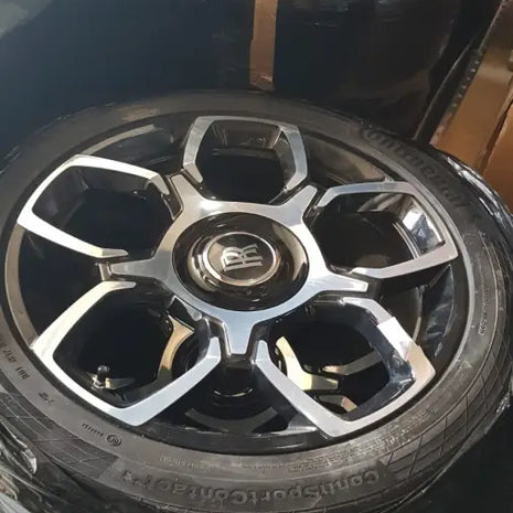 ROLLS-ROYCE WHEEL AND TYRE SET