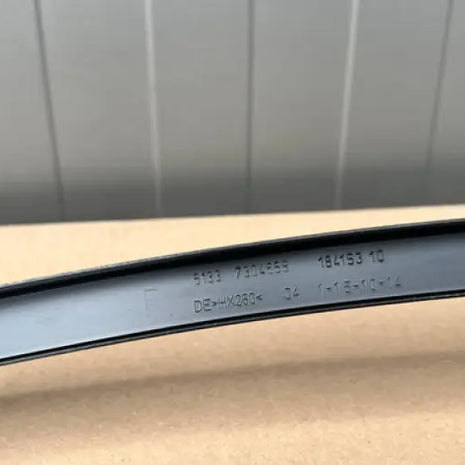 ROLLS ROYCE WINDOW GUIDE RAIL RH OEM