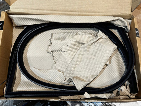 ROLLS PHANTOM RR1 REAR DOOR PROTECTION STRIP SEAL