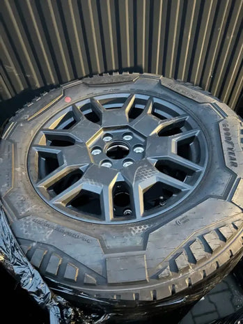 TESLA CYBERTRUCK COMPLETE WHEELS / WHEELS AS GOOD AS NEW